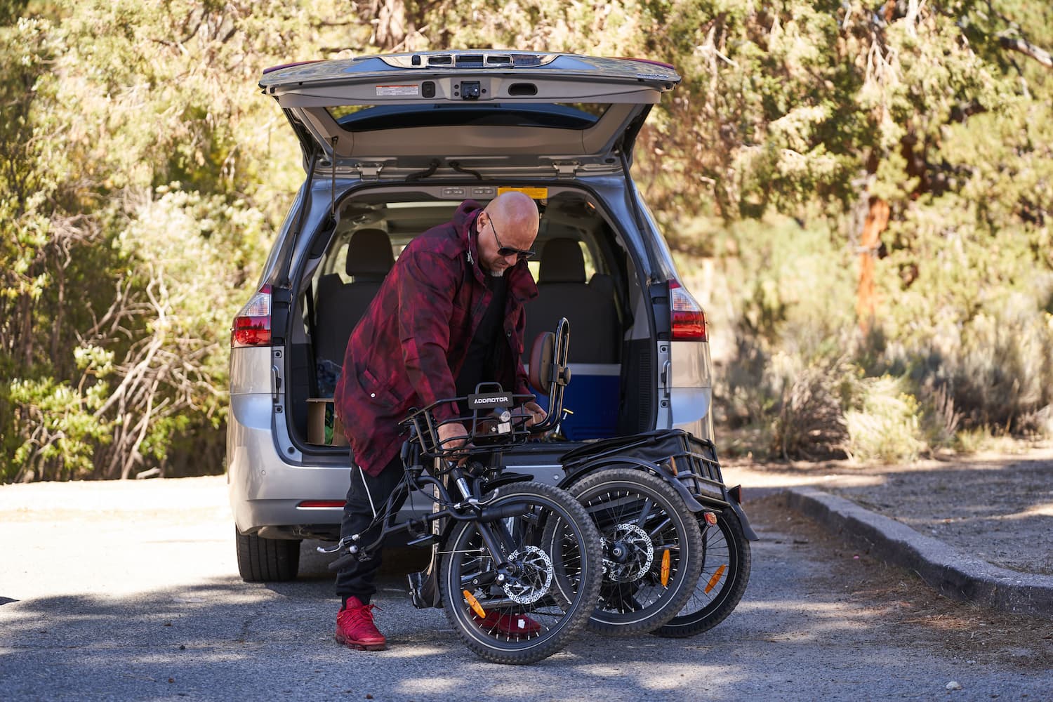 put the folding electric trike into the car truck